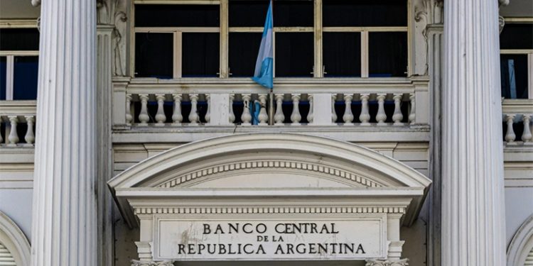 Enflasyonda Türkiye ile yarışan Arjantin'den bir faiz artışı daha geldi