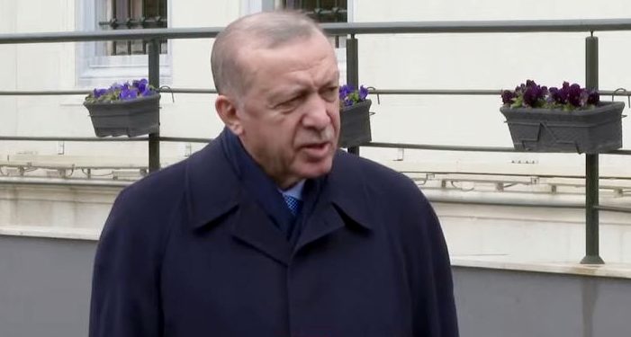 Erdoğan: Huzurlu bir ortam sağlanınca, sığınmacılar gönüllü olarak dönecektir