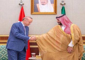 Erdoğan, Suudi Arabistan'da Veliaht Prens Selman'la görüştü