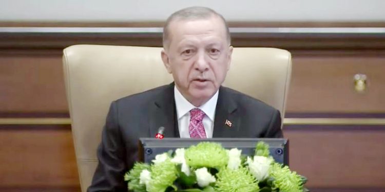 Erdoğan açıkladı; kapalı alanlarda maske zorunluluğu kaldırıldı