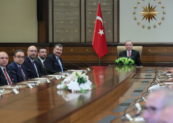 Erdoğan duyurdu: Kapalı mekânlardaki maske kullanma zorunluluğu tümüyle kaldırıldı