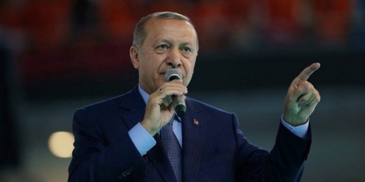 Erdoğan'dan gençlere tavsiye: Ülkemizi, dünyayı gezmek için şartlarınızı zorlayın