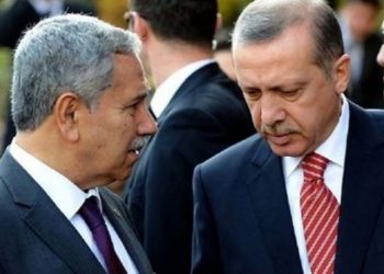 Erdoğan'ın eski doktoru Turhan Çömez'den Bülent Arınç paylaşımı: 'O da ikna olmuş. AKP gidici'