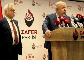 Eski bakan Şükrü Sina Gürel Zafer Partisi’ne katıldı