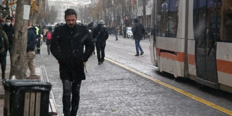 Eskişehir’de hava sıcaklığı yine eksi derecelere iniyor