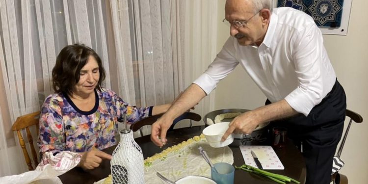 Evinin elektriği kesilen Selvi Kılıçdaroğlu: Önemli değil, alışırız, atlatırız