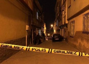 Evinin önünde çay içen kadın başından vurularak öldürüldü