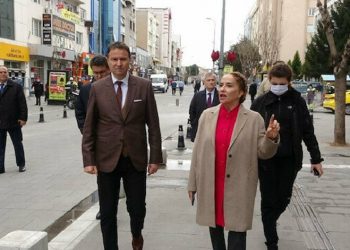 Eşinin açıklamalarının ardından Uşak Valisi Funda Kocabıyık merkeze çekildi