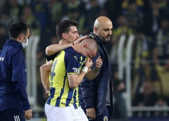 Fenerbahçe'de Pelkas sezonu kapattı