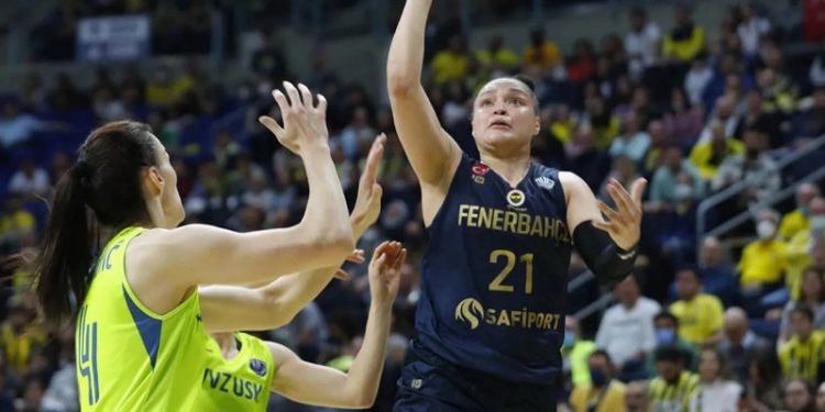 Fenerbahçe'den Kayla McBride'ın paylaşımı hakkında açıklama
