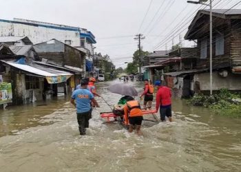 Filipinler'de tropikal fırtına: 24 ölü