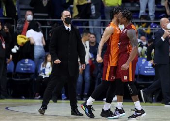 Galatasaray deplasmanda Fenerbahçe'yi mağlup etti