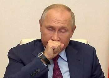 Gazeteciler Putin'in tiroid kanseri doktoru yanından ayrılmıyor dedi, Kremlin yalanladı