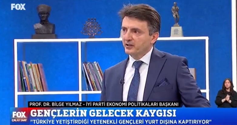 Gençlerin gelecek kaygısından bahseden İYİ Partili Yılmaz’ın gözleri doldu