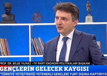 Gençlerin gelecek kaygısından bahseden İYİ Partili Yılmaz’ın gözleri doldu
