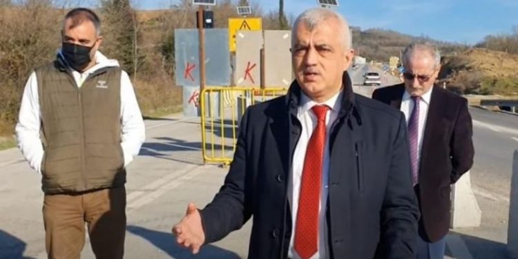 Gergerlioğlu'ndan kendisiyle konuşan yurttaşı gözaltına alan polis hakkında suç duyurusu