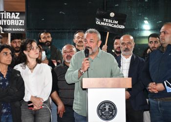 Gezi için İzmir’de de adalet nöbeti başladı