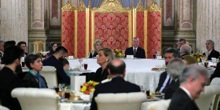 Gezici: Halk, Erdoğan’ın gerçek sorunları yok saydığını düşünüyor