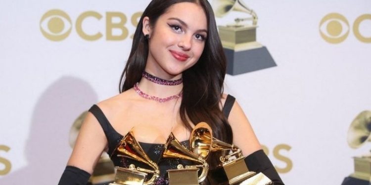 Grammy'nin kazananları belli oldu: Olivia Rodrigo'ya üç dalda ödül