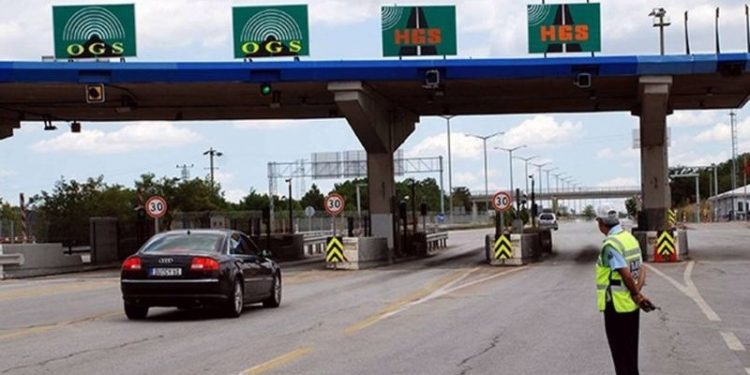 'Göz göre göre vatandaşı kazıkladılar, paranın üzerine konmak için kelime oyunlarına başladılar'