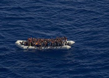 Göçmenleri Ege'ye geri itmekle suçlanan Frontex direktörü istifa etti