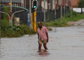 Güney Afrika'da son 60 yılın en şiddetli sel felaketinde 300'den fazla kişi öldü