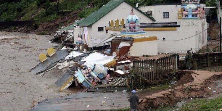 Güney Afrika'daki selde can kaybı 306'ya yükseldi