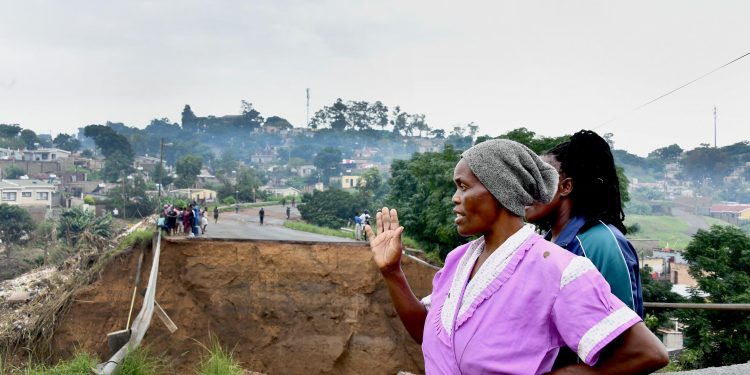Güney Afrika’da sel felaketi: Ölü sayısı 300’ü geçti