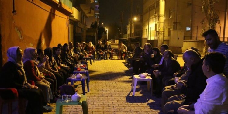 HDP, Cizre ilçe binası önünde 'Nöbet eylemi' başlattı