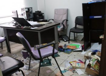 HDP Cizre ilçe binasına polis baskını