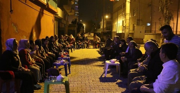 HDP Cizre ilçe binasında nöbet eylemi başlatıldı