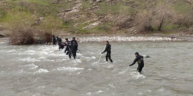 Hakkari'de çaya düşüp kaybolan asteğmen aranıyor
