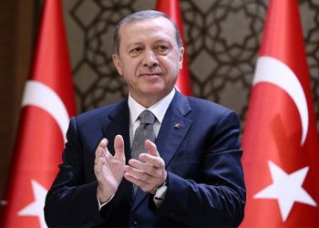 Hayaller 10 büyük ekonomide yer almak, gerçekler borçlulukta yüksek riskli grupta olmak