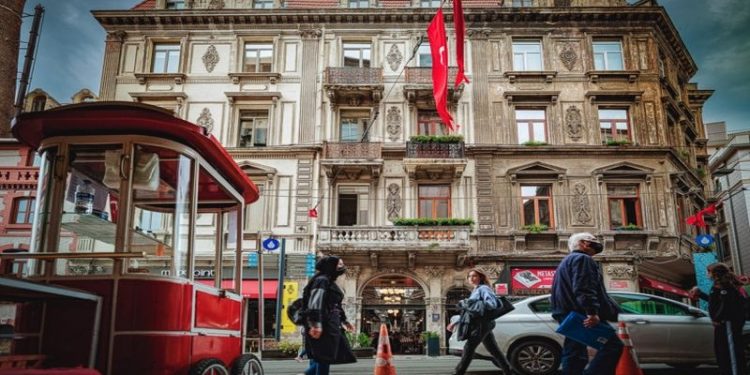 Her apartman ayrı bir roman!