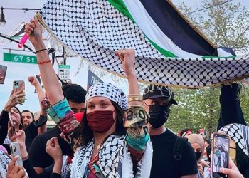 Instagram'dan Bella Hadid'e 'Filistin' sansürü