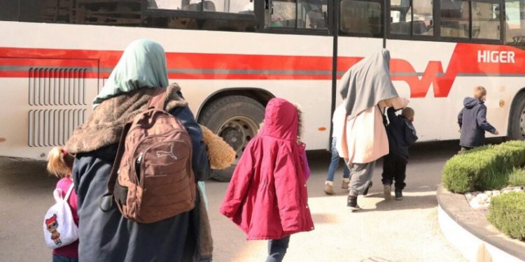 IŞİD’li 10 kadın ve 27 çocuk Almanya’ya teslim edildi