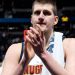 Jokic NBA tarihine geçti; Nuggets play-off biletini aldı