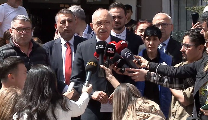 Kılıçdaroğlu, elektriği kesilen bir aileyi daha ziyaret etti: Hiçbirimiz aydınlıkta değiliz