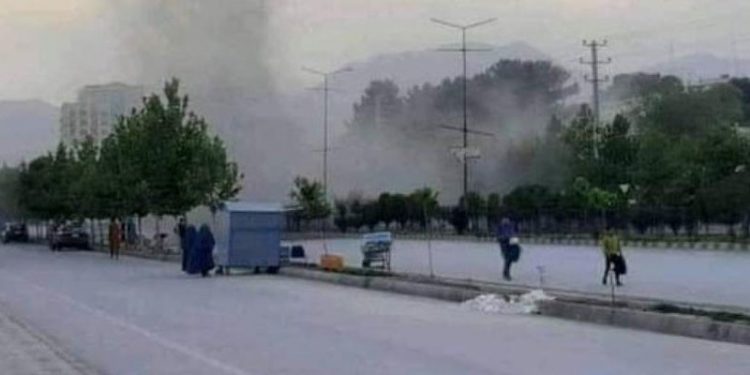 Kabil'de cuma namazı sonrası camiye bombalı saldırı