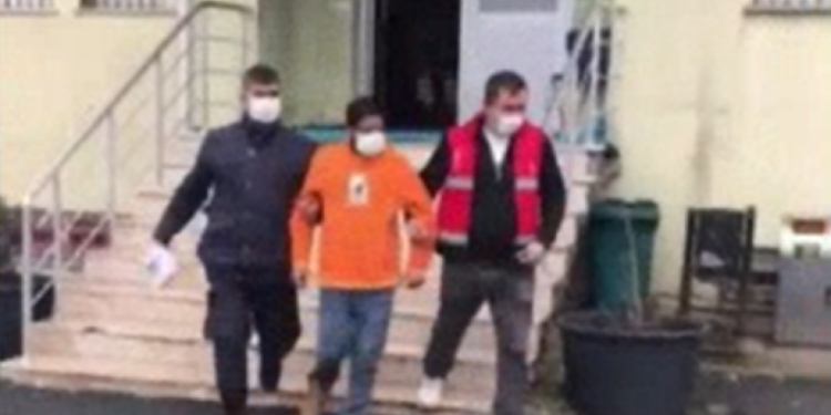 Kadınların uygunsuz videolarını çeken Pakistanlı erkek, sınır dışı edildi