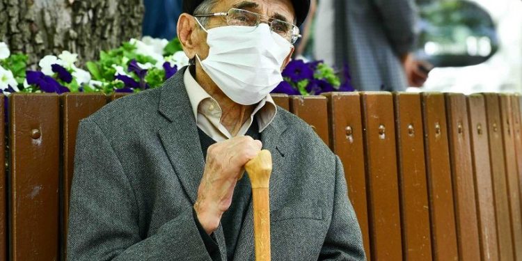 Kapalı mekânlarda maske zorunluluğu kalktı