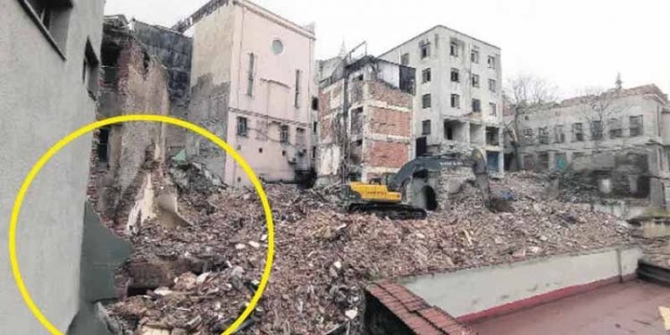Karaköy'de genelevin altından sinagog ve hamam çıktı