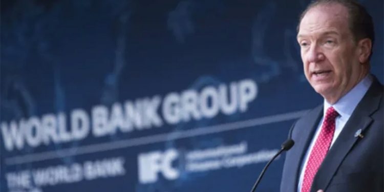 Karamsarlık sürüyor: Dünya Bankası küresel ekonomi için büyüme tahminini düşürdü