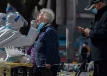 Karantinaya alınan Şanghay'da üç kişinin öldüğü bildirildi