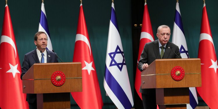 Karar yazarı: Erdoğan İsrail’le normalleşmek için her adımı atmaya hazır