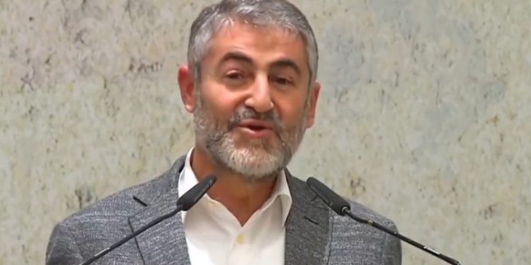 Karar yazarı Kahveci'den Bakan Nebati'ye: Bence gemileri karadan yürütmek yerine ‘akıl yürütmek’ yeterli olabilir