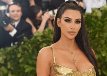 Kim Kardashian, programındaki seks kasediyle ilgili diyaloğun kurgu olduğunu reddetti