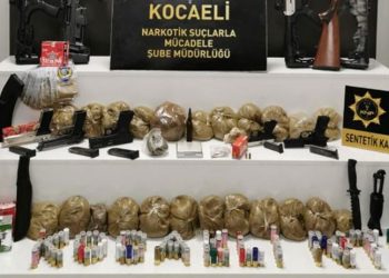 Kocaeli'de 10 kilo uyuşturucu ve uçaksavar mermisi ele geçirildi