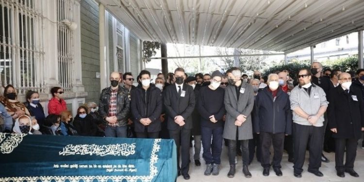 Koray Candemir'in annesi son yolculuğuna uğurlandı