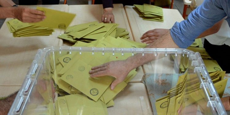 Kulis: İktidar asgari ücret, EYT ve 3600 ek gösterge düzenlemesini seçim öncesine bırakacak